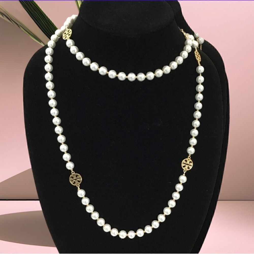 TORY BURCH PEARLS LOGO LONG NECKLACE